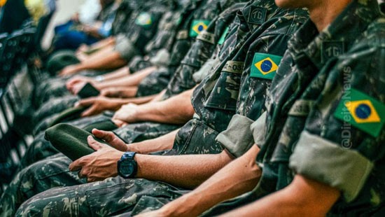 proposta torna facultativo servico militar brasil 18 45 anos