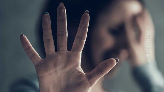 vitima violencia nao obrigada confirmar representacao audiencia