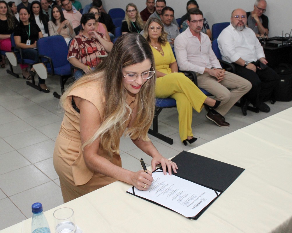 cf5e4b355737a9187a8759a1f17125c9-1