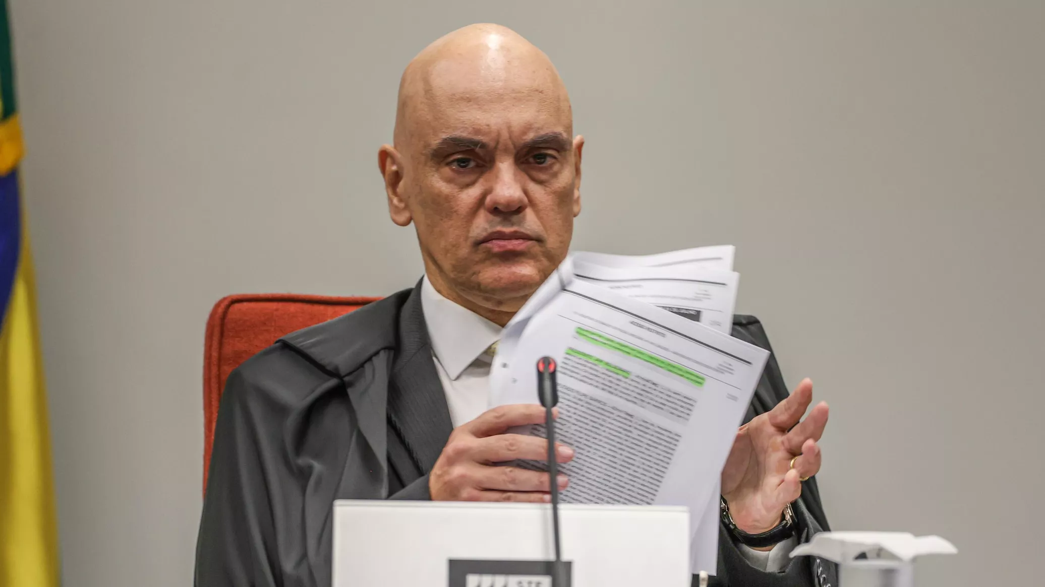 Moraes inclui posts e entrevistas de Eduardo Bolsonaro em ação que apura obstrução de Justiça 5