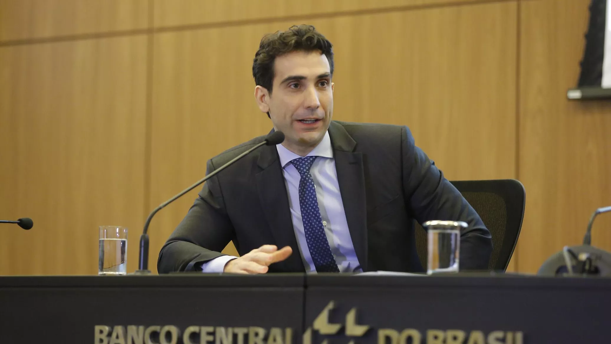 Banco Central mantém taxa de juros em 15%; tarifaço dos EUA 'reforça postura de cautela' 2