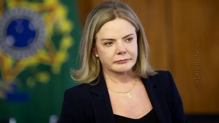 gleisi hoffmann chama tarcisio freitas jair bolsonaro traidores apoio donald trump