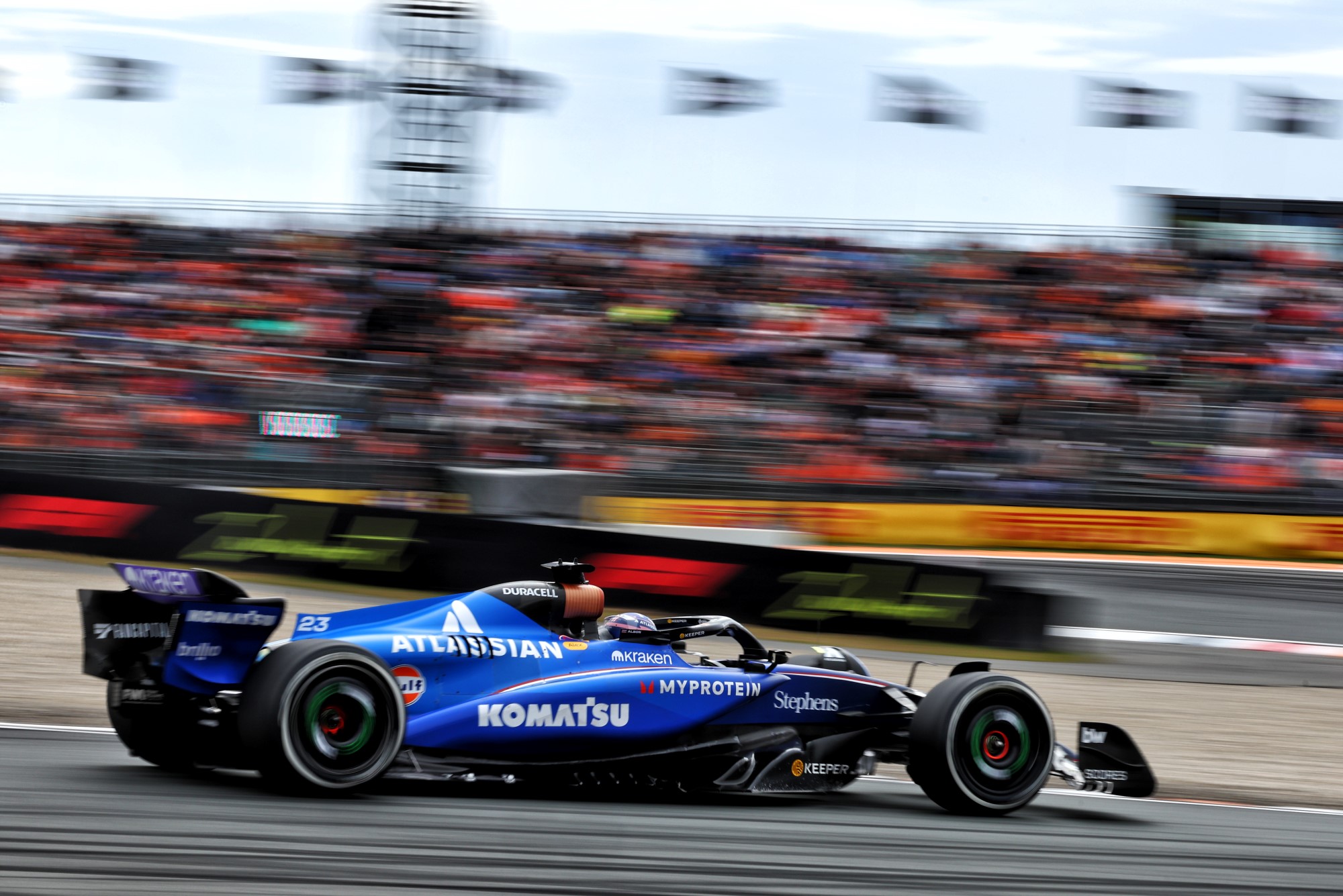 F1: Pilotos da Williams acreditam em top 10 em Zandvoort Alexander Albon (THA) Atlassian Williams Racing FW47.