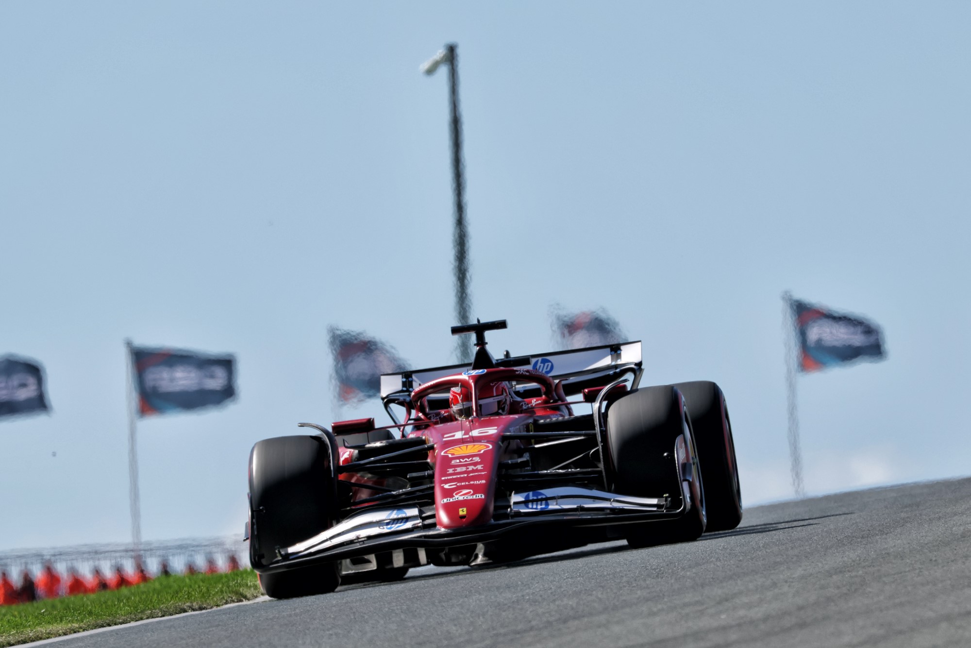 F1: Confira as imagens da pole de Piastri para o GP da Holanda Charles Leclerc (MON) Ferrari SF-25.