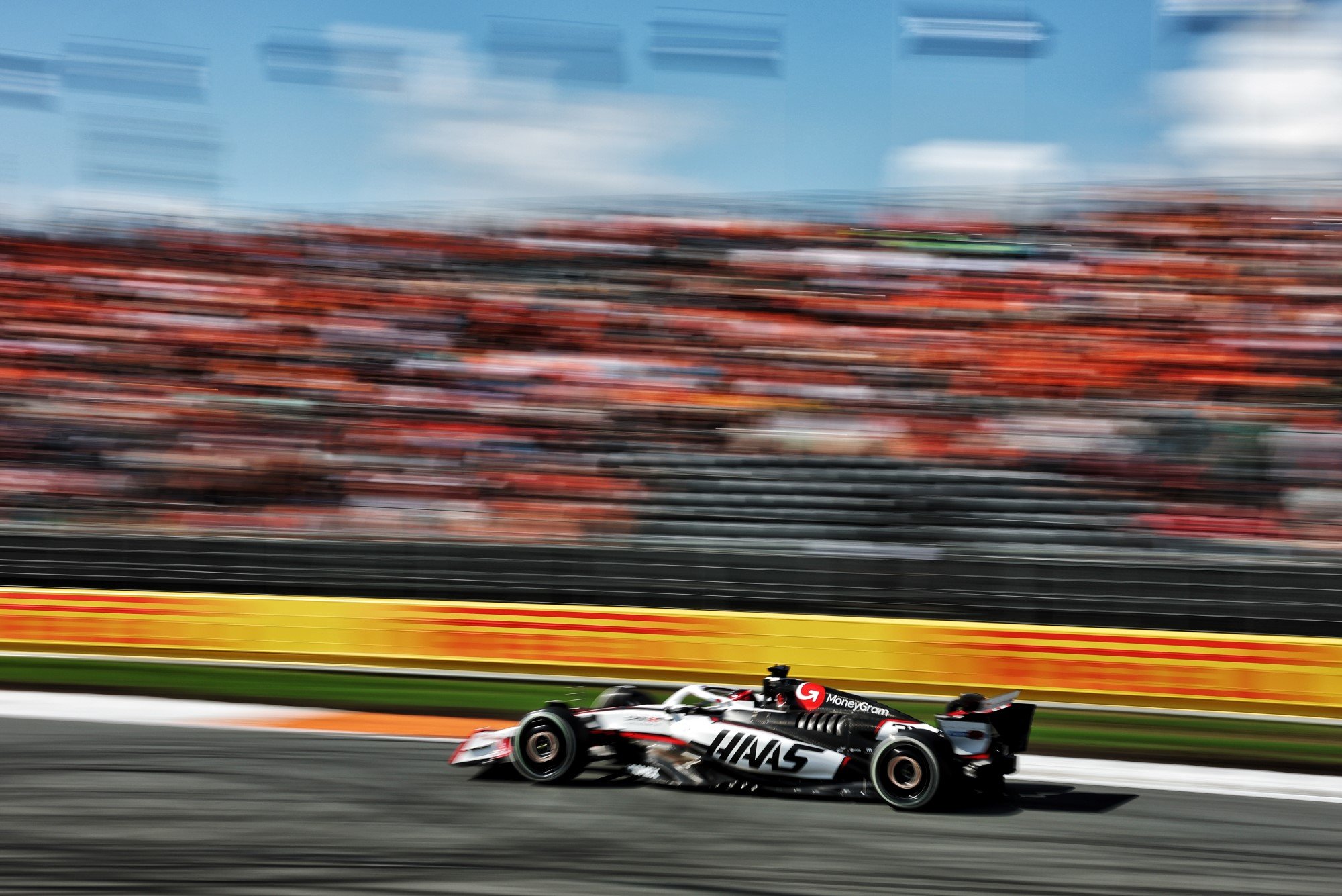 F1: Confira as imagens da pole de Piastri para o GP da Holanda Esteban Ocon (FRA) Haas VF-25.