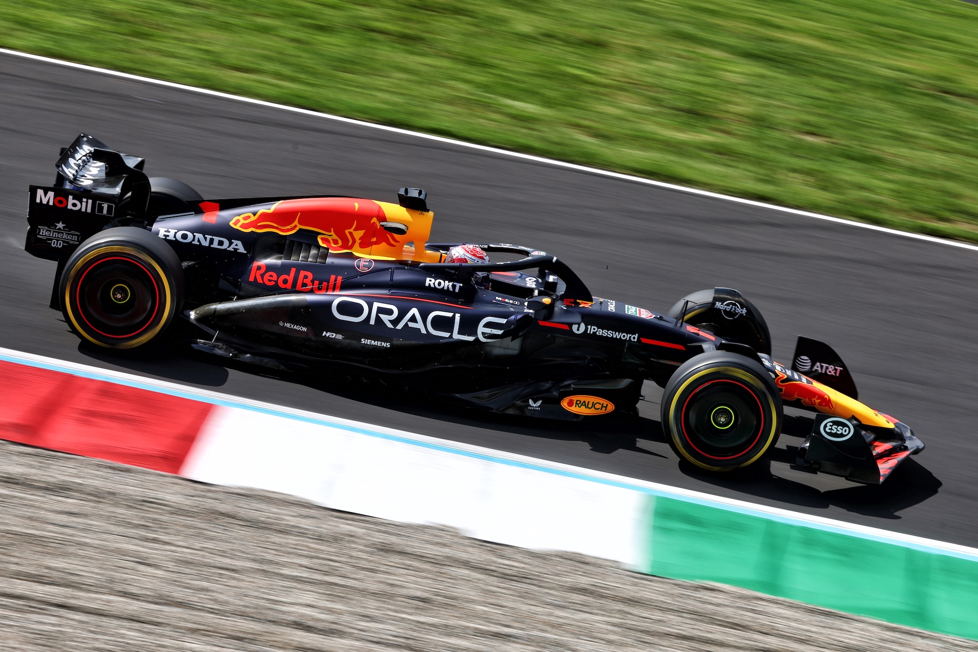 Max Verstappen (NLD) Red Bull Racing RB21.