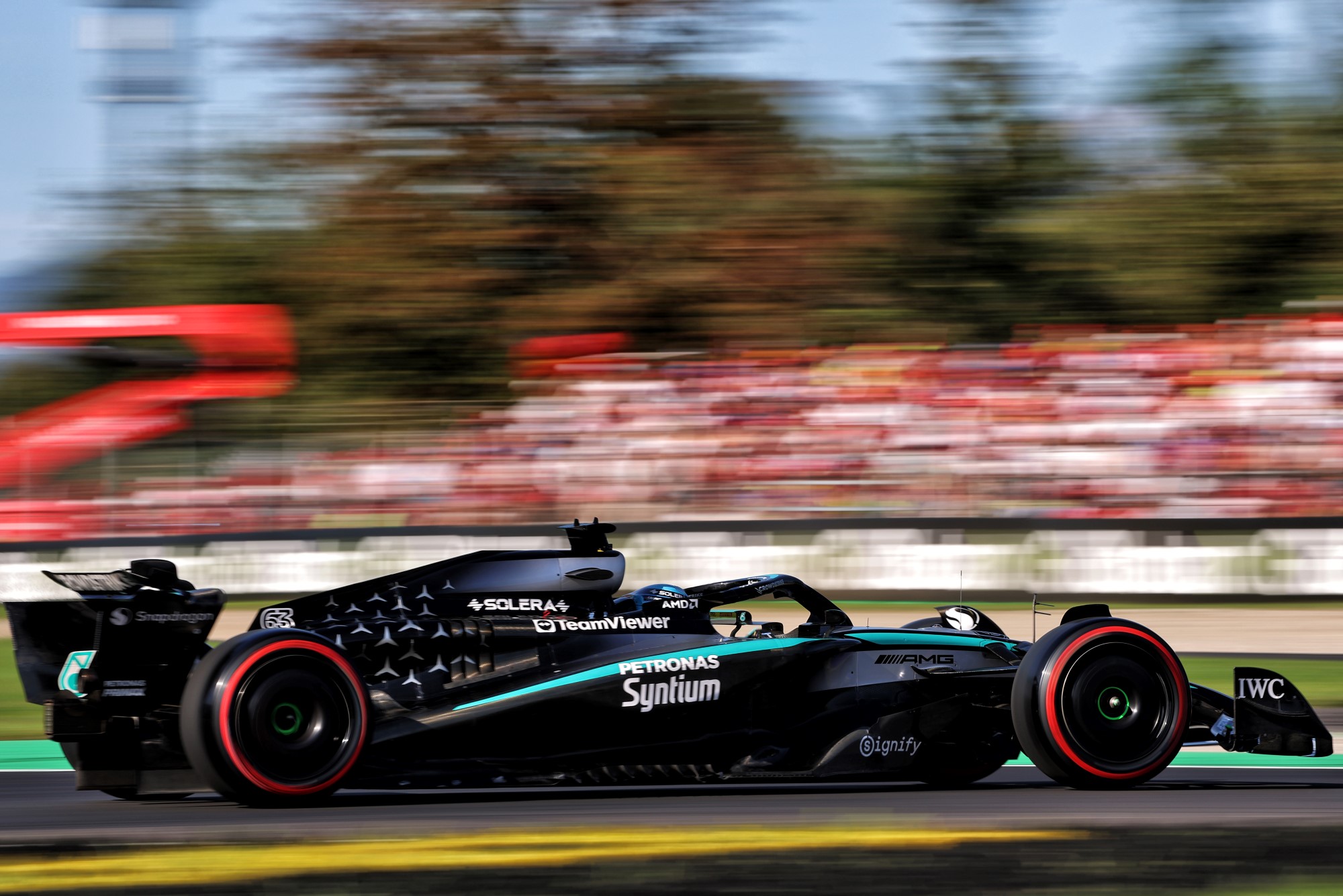 George Russell (GBR) Mercedes AMG F1 W16.