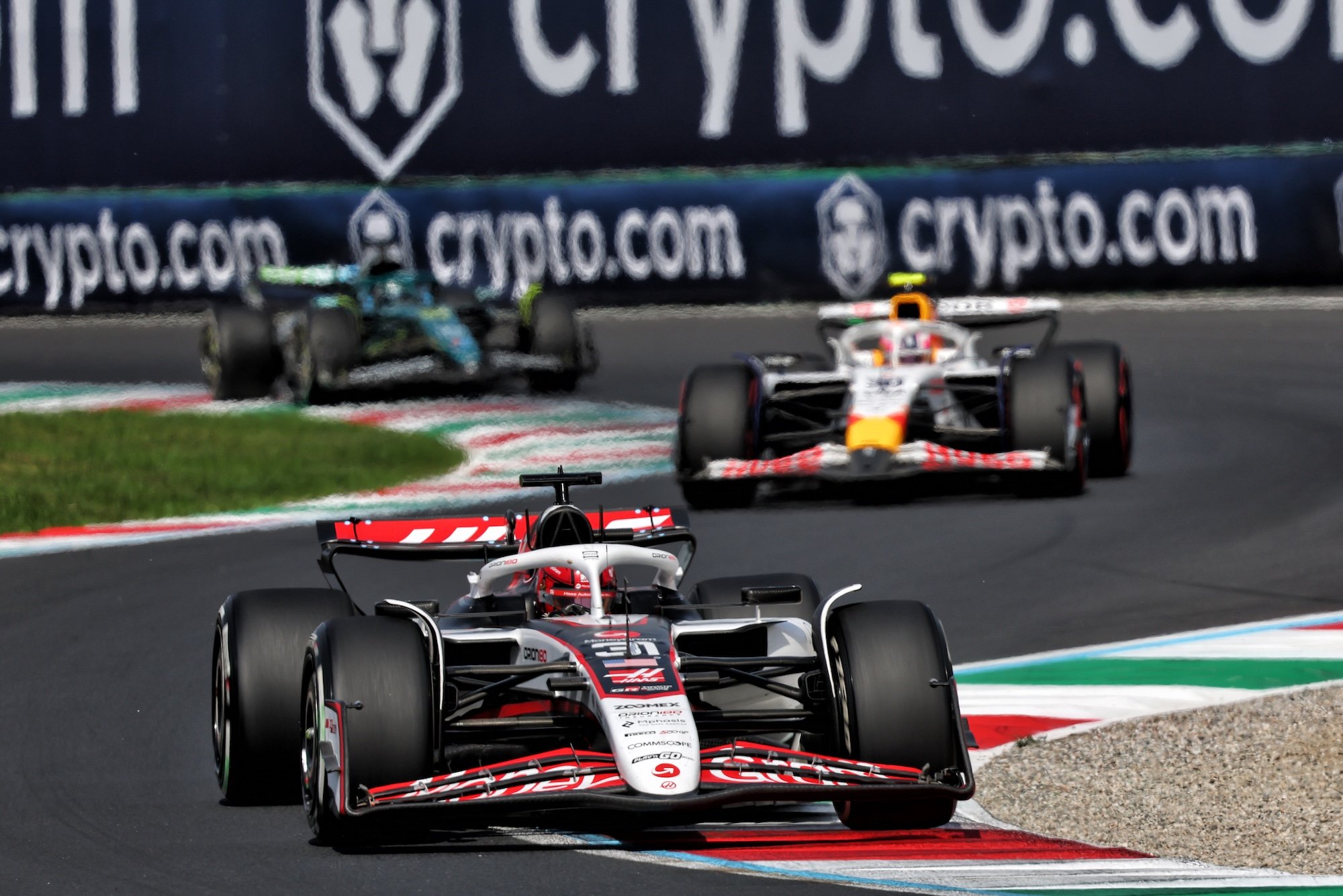 F1: Ocon diz que parceria entre Toyota e Haas"dá motivação e impulso" Esteban Ocon (FRA) Haas VF-25.