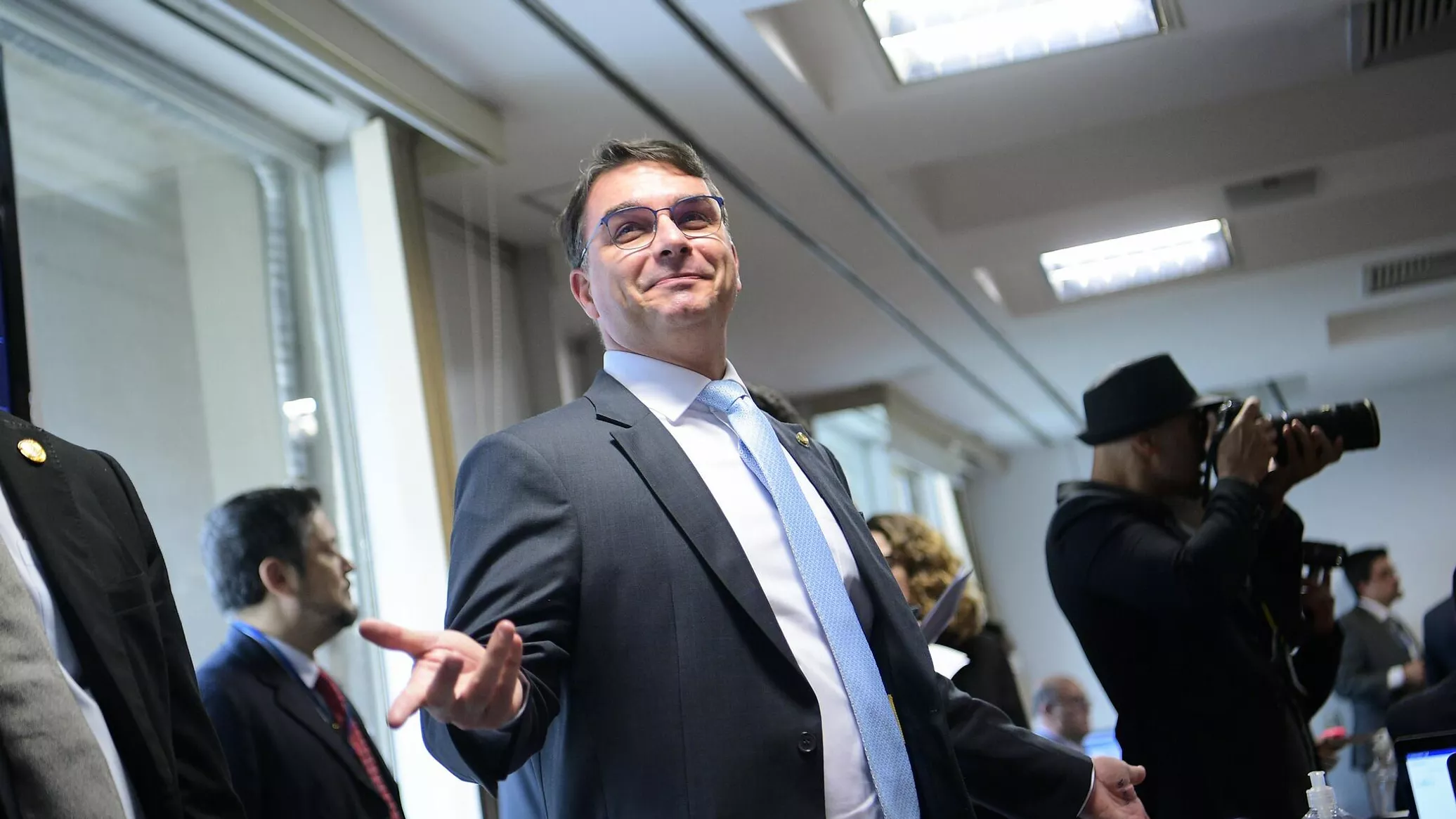 Flávio Bolsonaro diz ter 'informes' de que facção criminosa foi à Ucrânia fazer treinamento 1