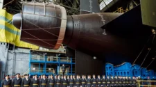 Rússia lança submarino nuclear Khabarovsk para defender interesses do país nos oceanos 2