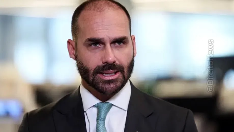 Polícia Federal determina que Eduardo Bolsonaro volte ao cargo de escrivão 8