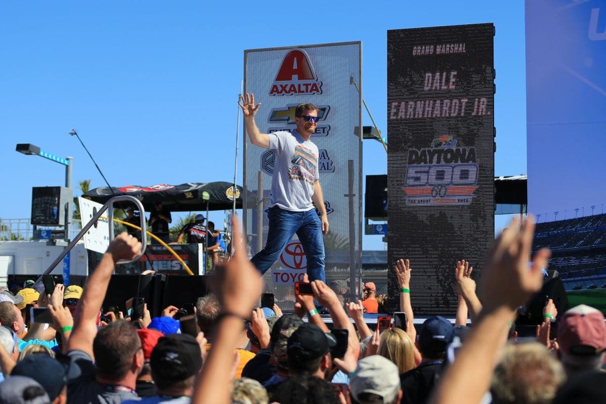 Earnhadt Jr diz que evolução da NASCAR dá"mais chance para piloto da F1 ter sucesso" Earnhadt Jr diz que evolução da NASCAR dá"mais chance para piloto da F1 ter sucesso"