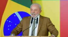 Lula e ministros anunciam medidas para conter alta dos combustíveis 2
